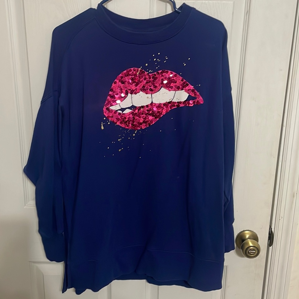 Women’s Crown and Ivy Navy Sweater Size S